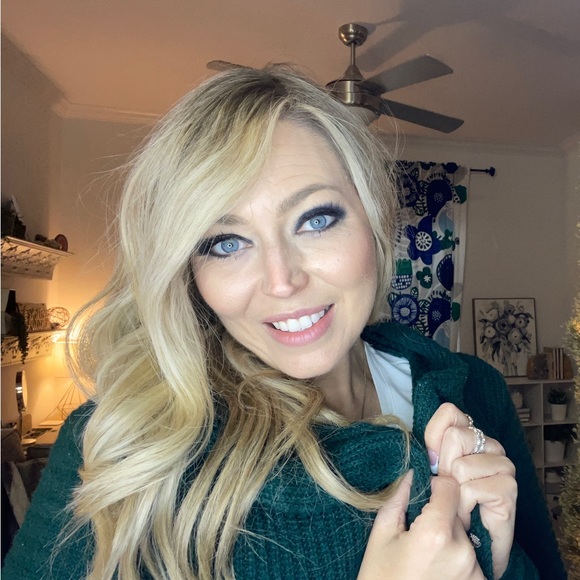 Emerald Green Cardigan - Picture 3 of 3